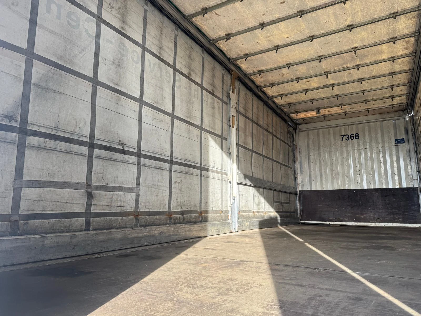 За камион Други KRONE BDF каросерия, снимка 7 - Ремаркета - 53285246