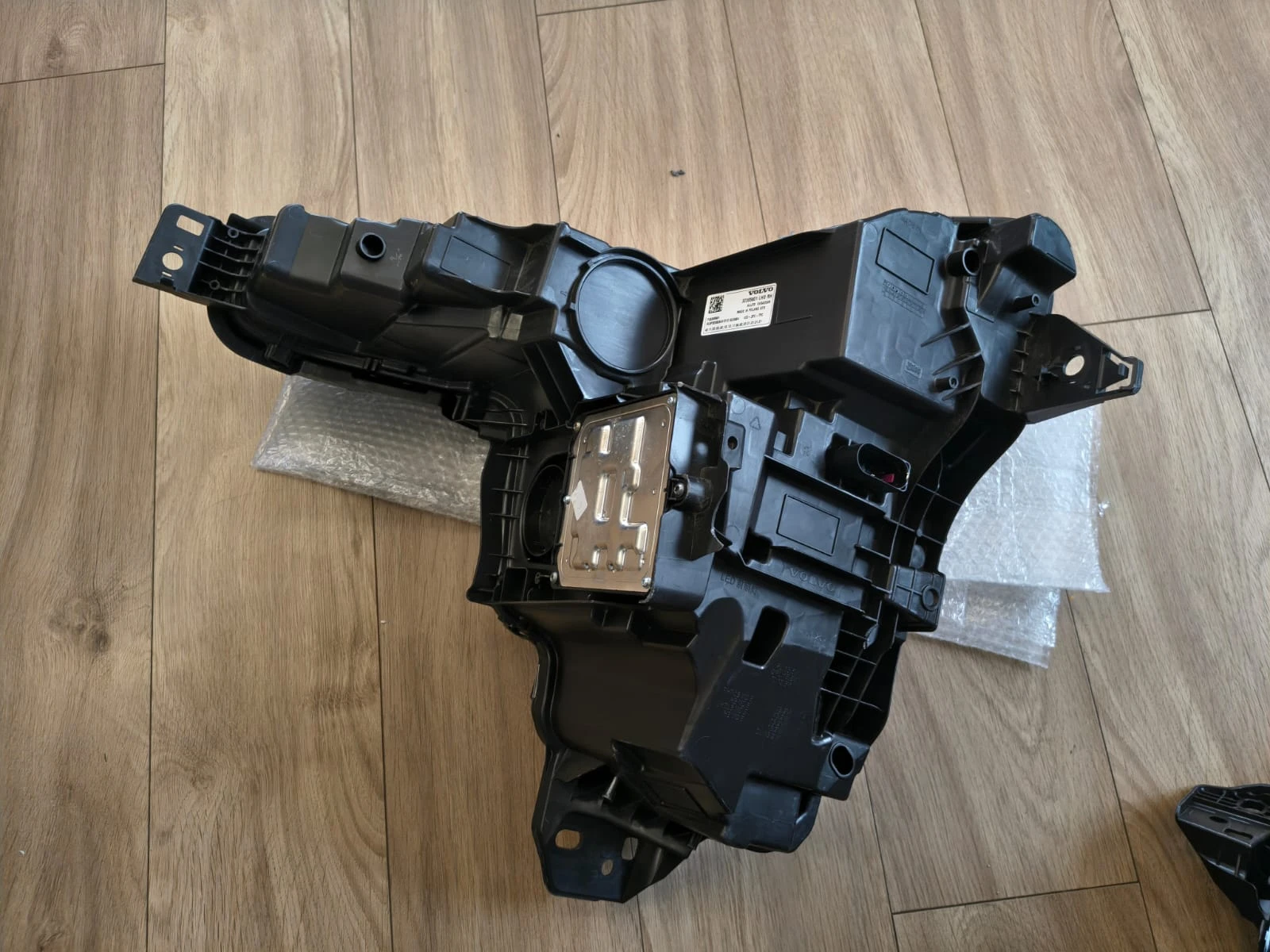 Фарове Volvo EX60 Led комплект, снимка 4 - Части - 56140205