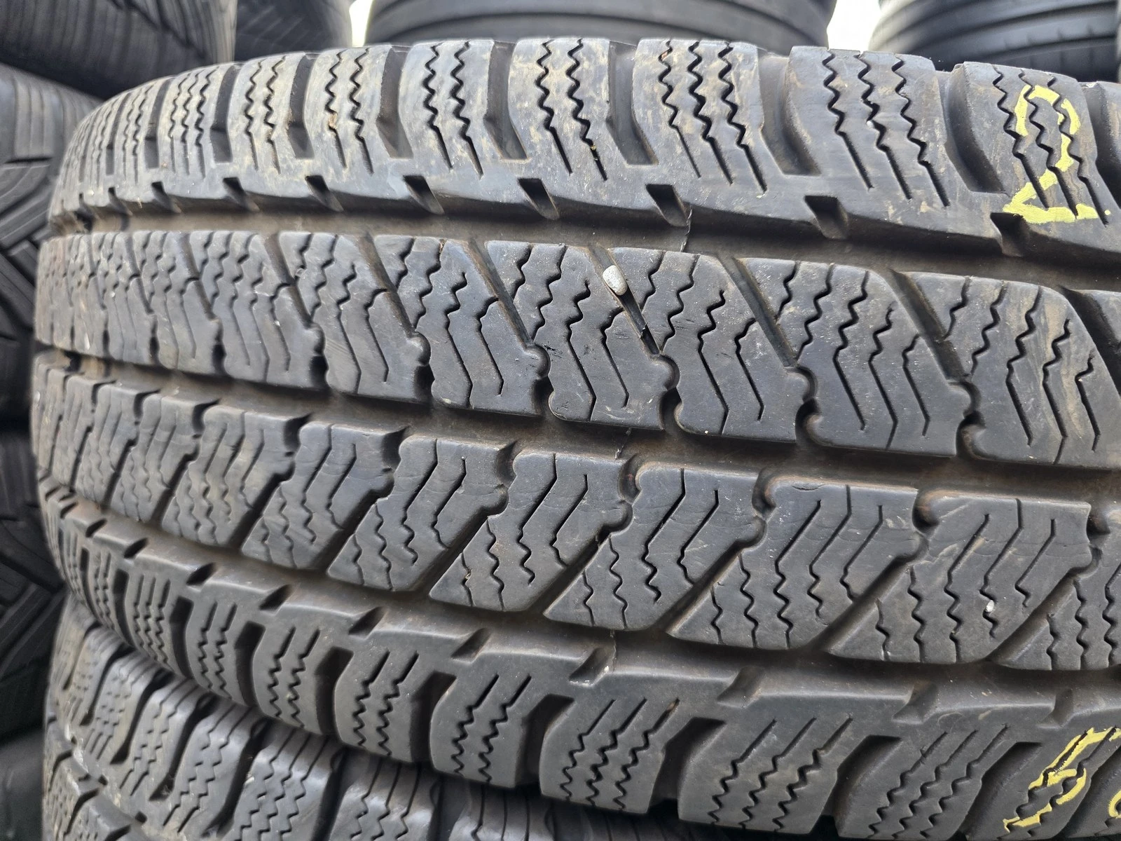 Гуми Зимни 225/75R16