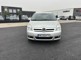 Toyota Corolla verso 2.2 D4D 7 местна, снимка 2