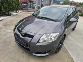������ Toyota Auris