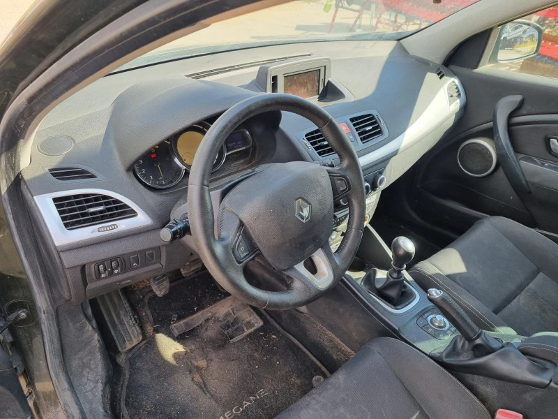 Renault Megane 1.5dci-110ks-2010god, снимка 12 - Автомобили и джипове - 47402330