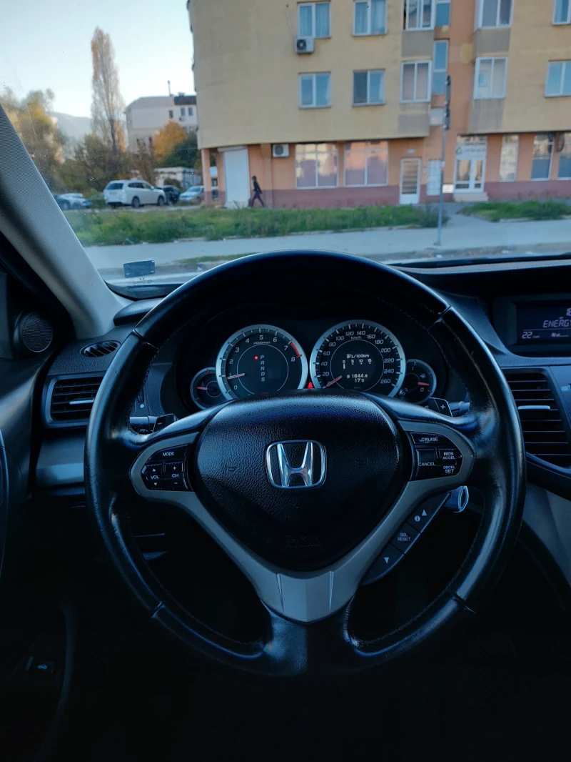 Honda Accord 2.4 АВТОМАТ* СЕРВИЗНА ИСТОРИЯ , снимка 10 - Автомобили и джипове - 47816785