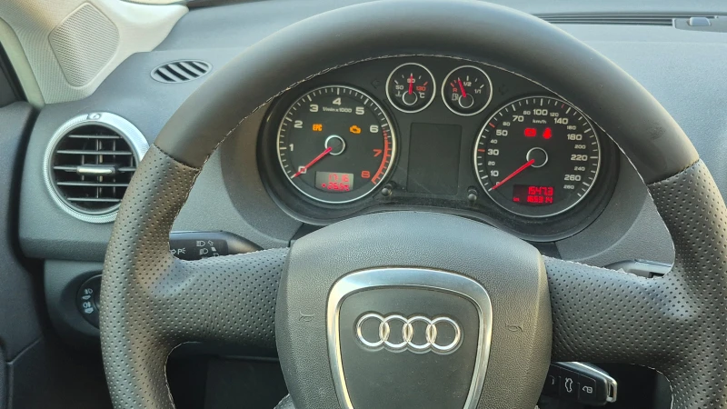 Audi A3 1.6i FACELIFT 165000км ОТЛИЧНА, снимка 14 - Автомобили и джипове - 50942480