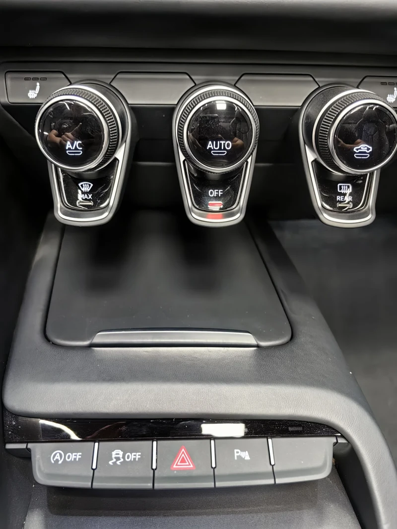 Audi R8  V10 SPYDER/CARBON/B&O/43300km, снимка 8 - Автомобили и джипове - 50978584