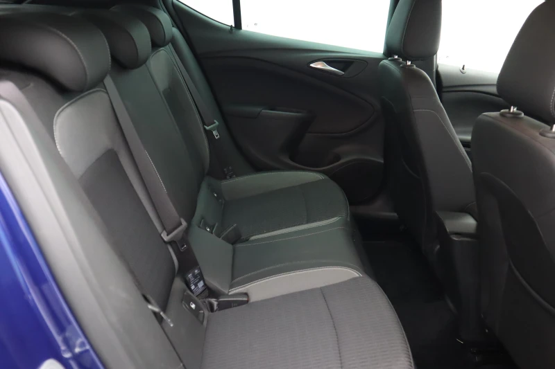 Opel Astra, снимка 12 - Автомобили и джипове - 51977076