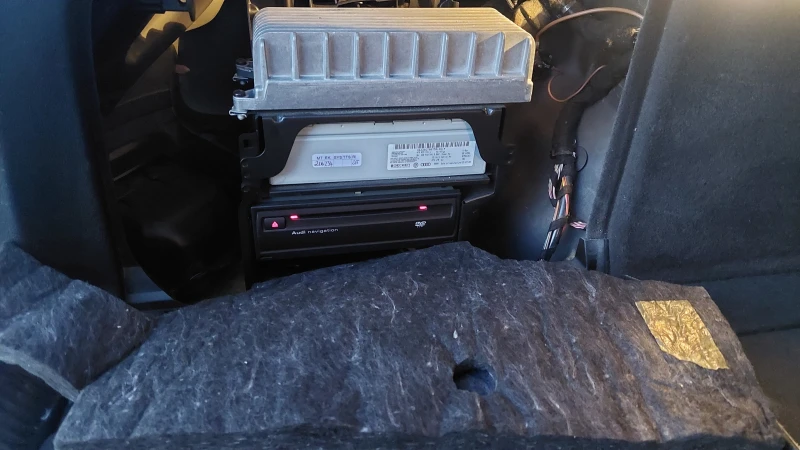 Audi A4 3.0 tdi 239 hp DISTRONIC, снимка 13 - Автомобили и джипове - 52593515