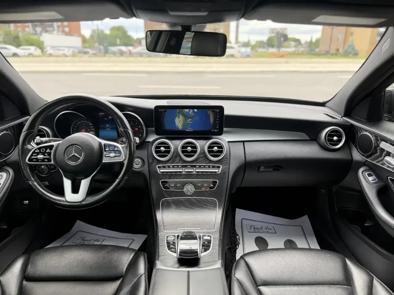 Mercedes-Benz C 300 4MATIC * AMG Line * PANO * FACELIFT * 360 КАМЕРИ, снимка 12 - Автомобили и джипове - 52592300