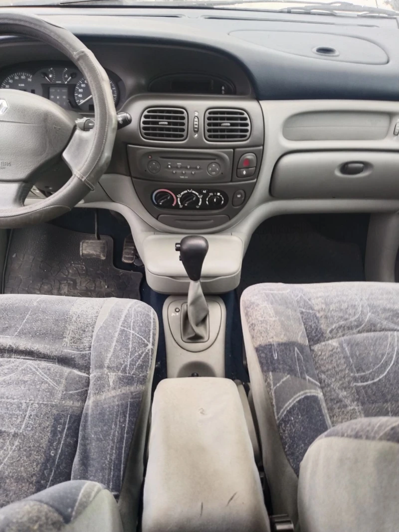 Renault Megane Scenic 1.6 16V, снимка 6 - Автомобили и джипове - 52641952