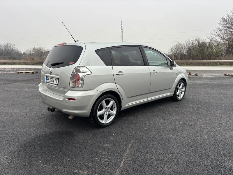 Toyota Corolla verso 2.2 D4D 7 местна, снимка 5 - Автомобили и джипове - 52650155