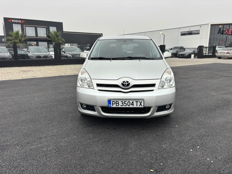 Toyota Corolla verso 2.2 D4D 7 местна, снимка 2 - Автомобили и джипове - 52650155