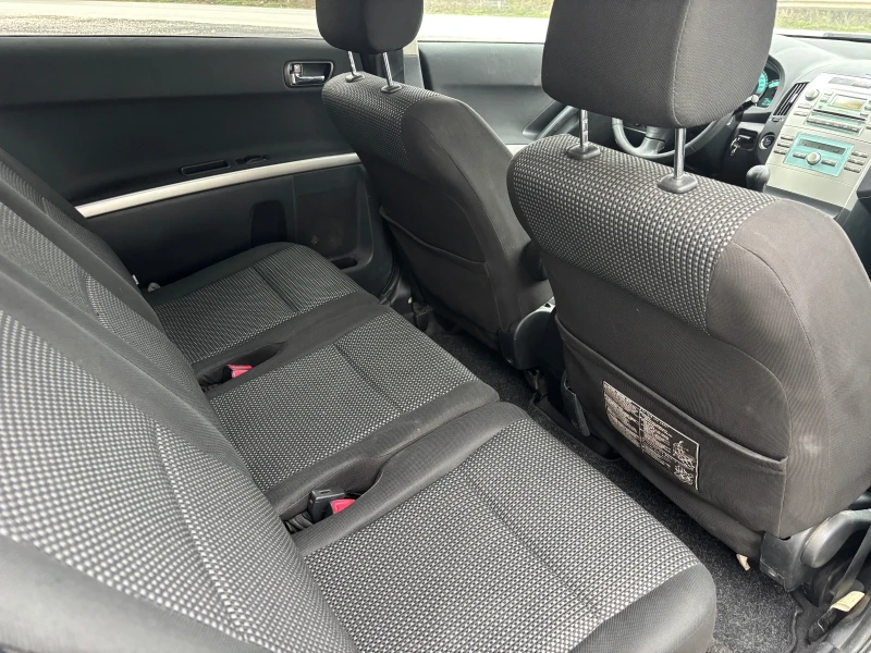 Toyota Corolla verso 2.2 D4D 7 местна, снимка 13 - Автомобили и джипове - 52650155