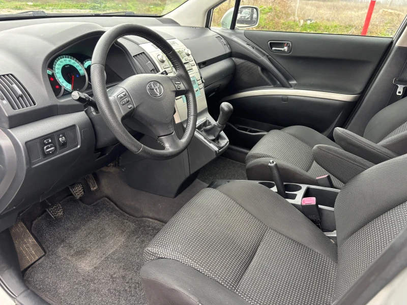 Toyota Corolla verso 2.2 D4D 7 местна, снимка 9 - Автомобили и джипове - 52650155