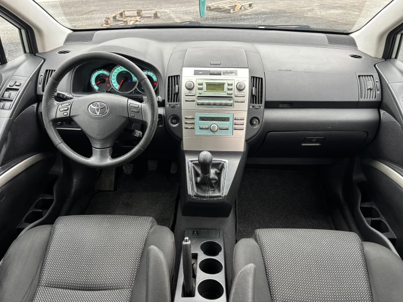 Toyota Corolla verso 2.2 D4D 7 местна, снимка 15 - Автомобили и джипове - 52650155