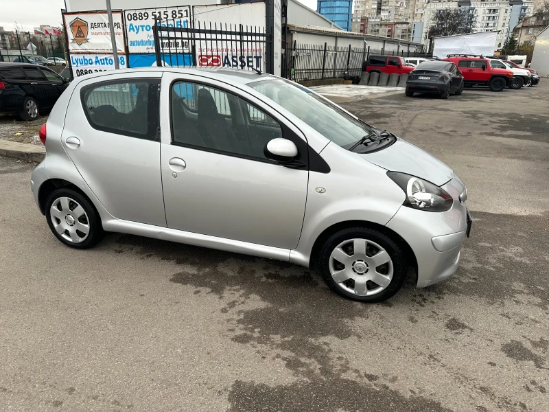 Toyota Aygo 1.4 Дизел, снимка 9 - Автомобили и джипове - 52671697