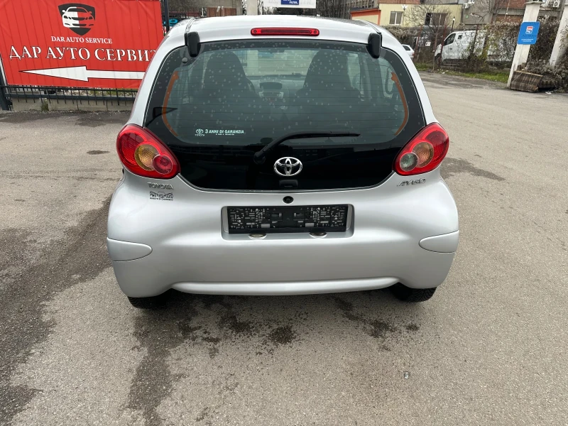 Toyota Aygo 1.4 Дизел, снимка 10 - Автомобили и джипове - 52671697