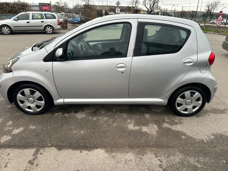 Toyota Aygo 1.4 Дизел, снимка 17 - Автомобили и джипове - 52671697