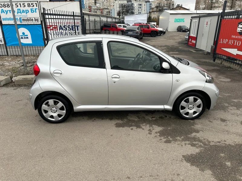 Toyota Aygo 1.4 Дизел, снимка 16 - Автомобили и джипове - 52671697
