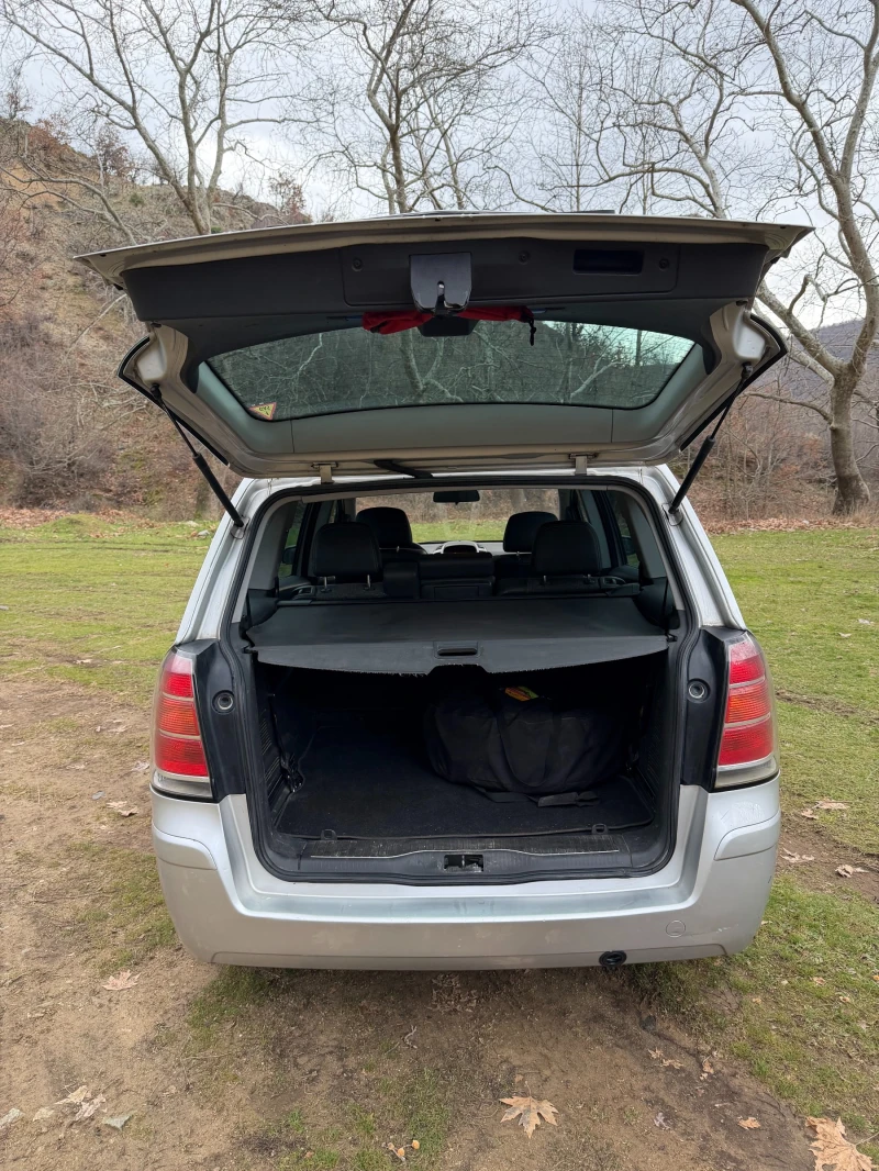 Opel Zafira 1.8, снимка 10 - Автомобили и джипове - 52971973