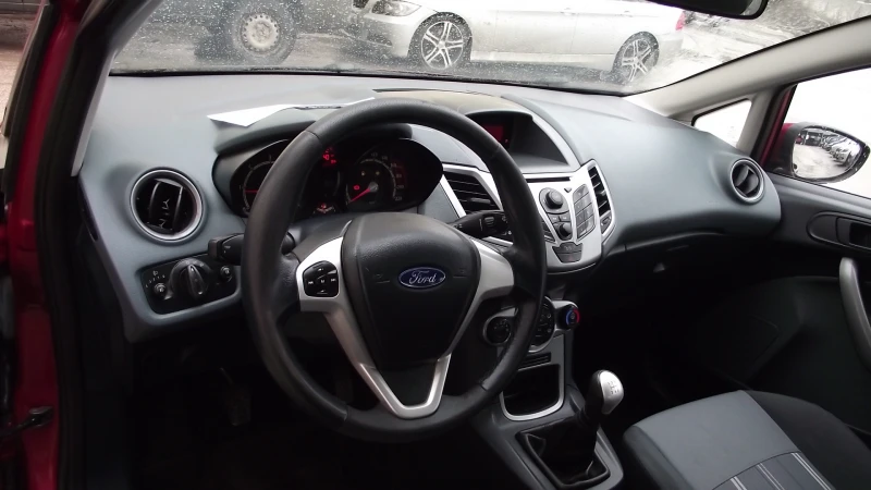 Ford Fiesta 1.4.d.75.k.c.R.DESING., снимка 11 - Автомобили и джипове - 53389800
