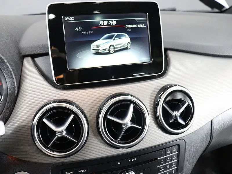 Mercedes-Benz B 200 2.0, снимка 9 - Автомобили и джипове - 54278414