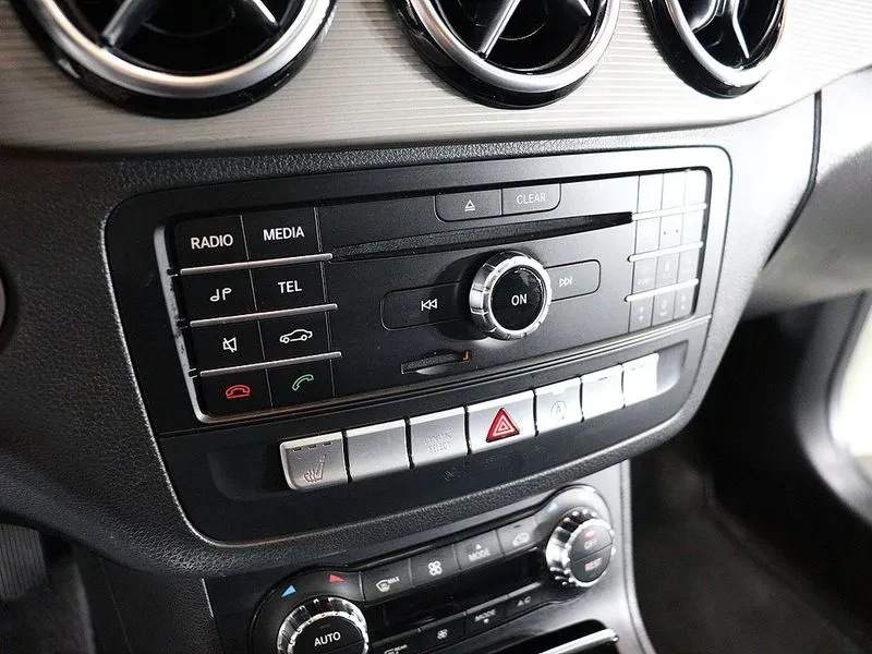 Mercedes-Benz B 200 2.0, снимка 10 - Автомобили и джипове - 54278414