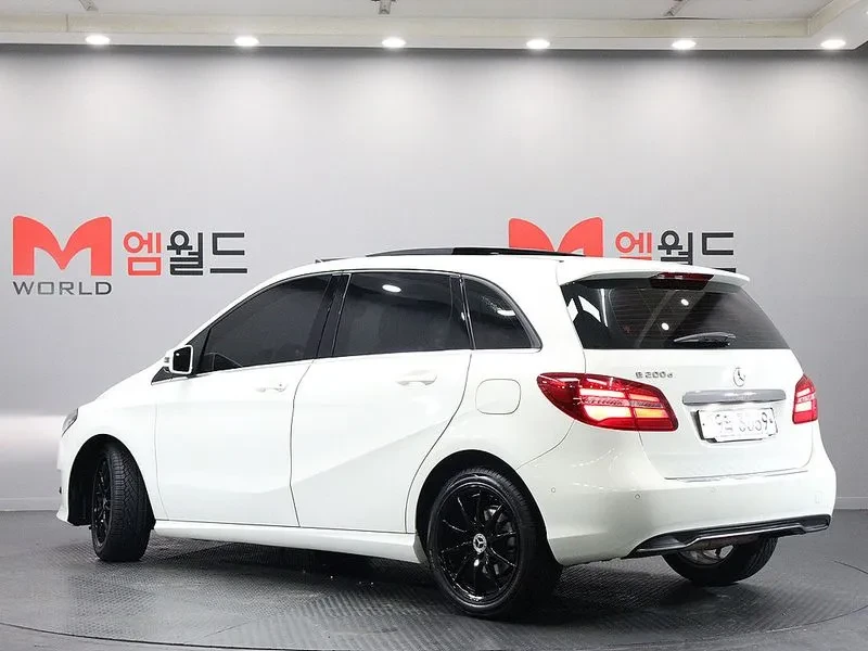 Mercedes-Benz B 200 2.0, снимка 3 - Автомобили и джипове - 54278414