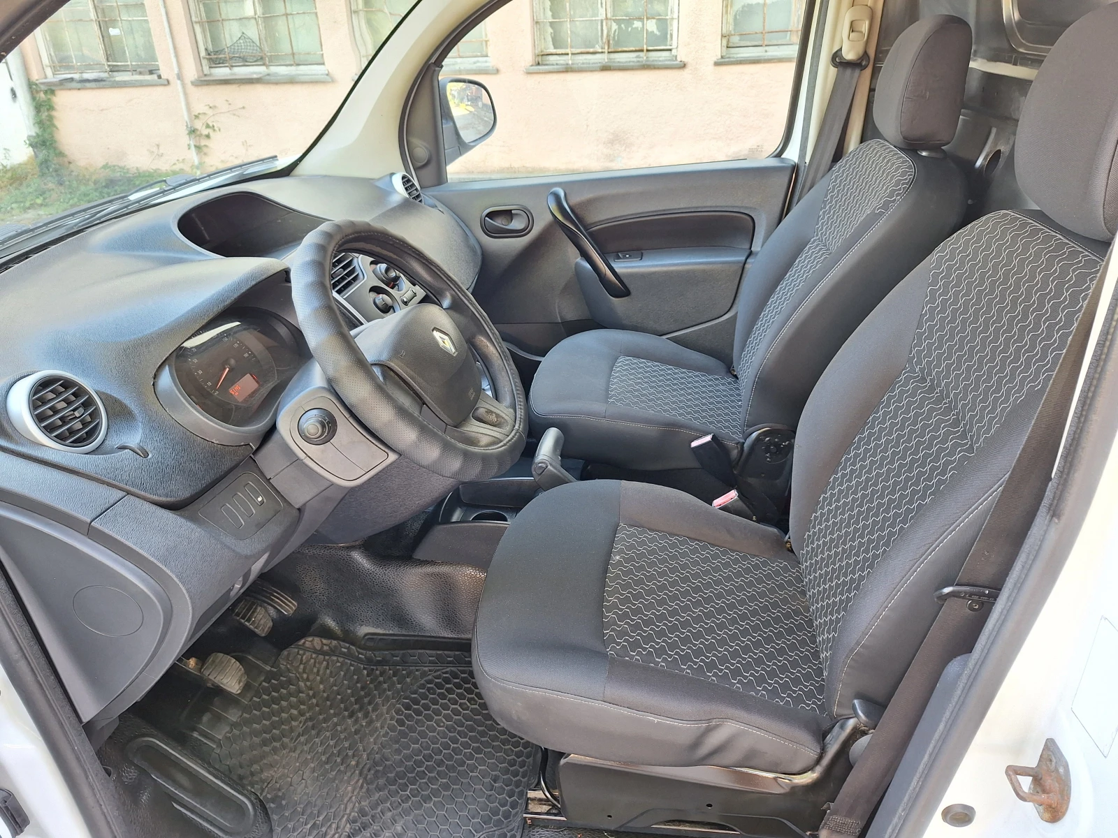 Renault Kangoo 1, 5dci* MAXI* КЛИМА - изображение 9