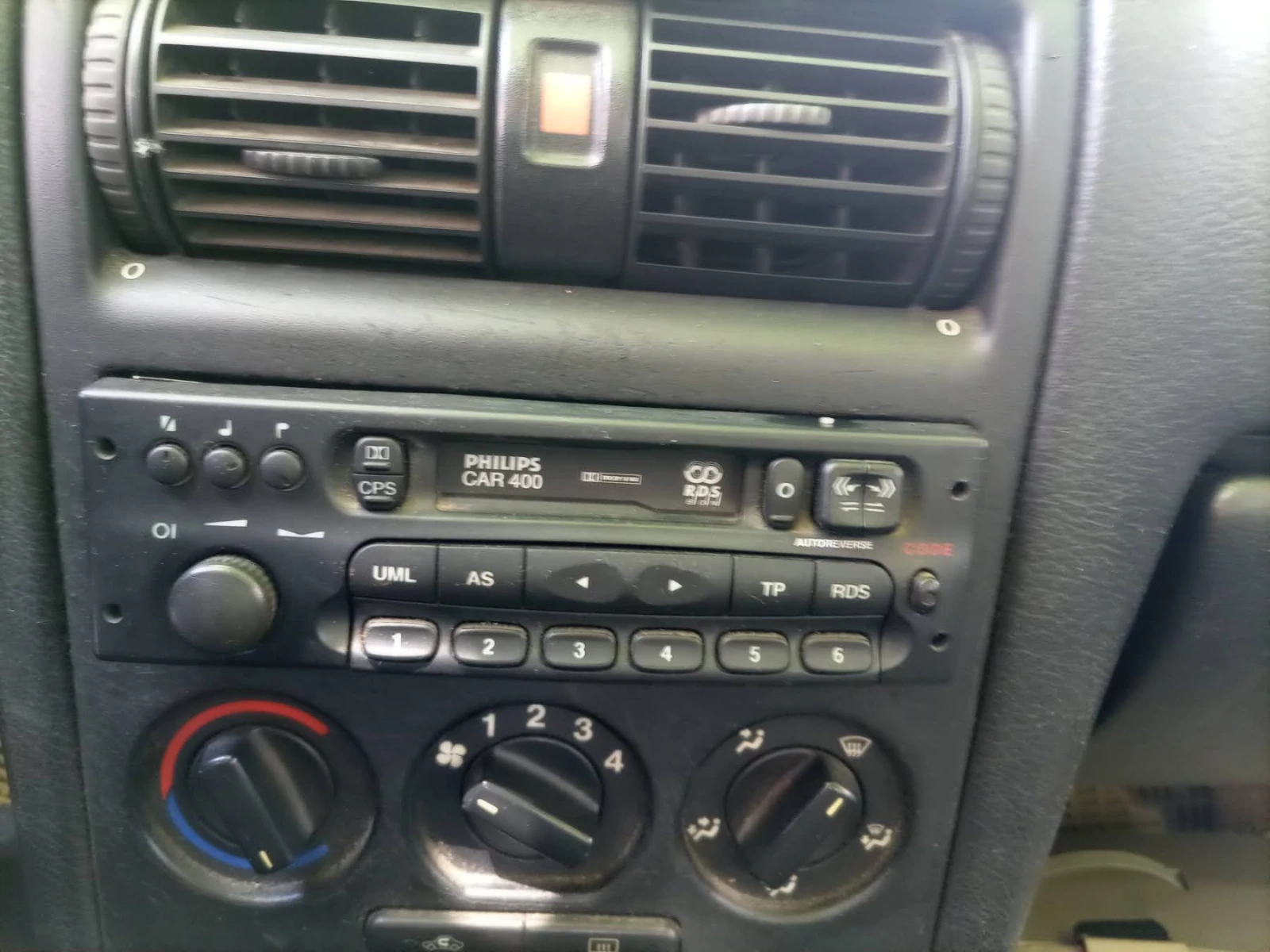Opel Astra Комби 1, 2/68к.с. - изображение 8