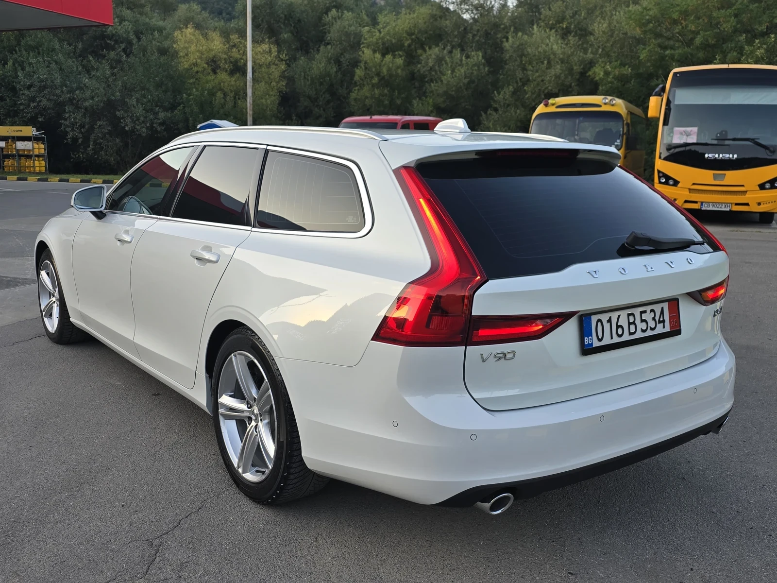 Volvo V90 Колата е в Топ състояние full екстри - изображение 6