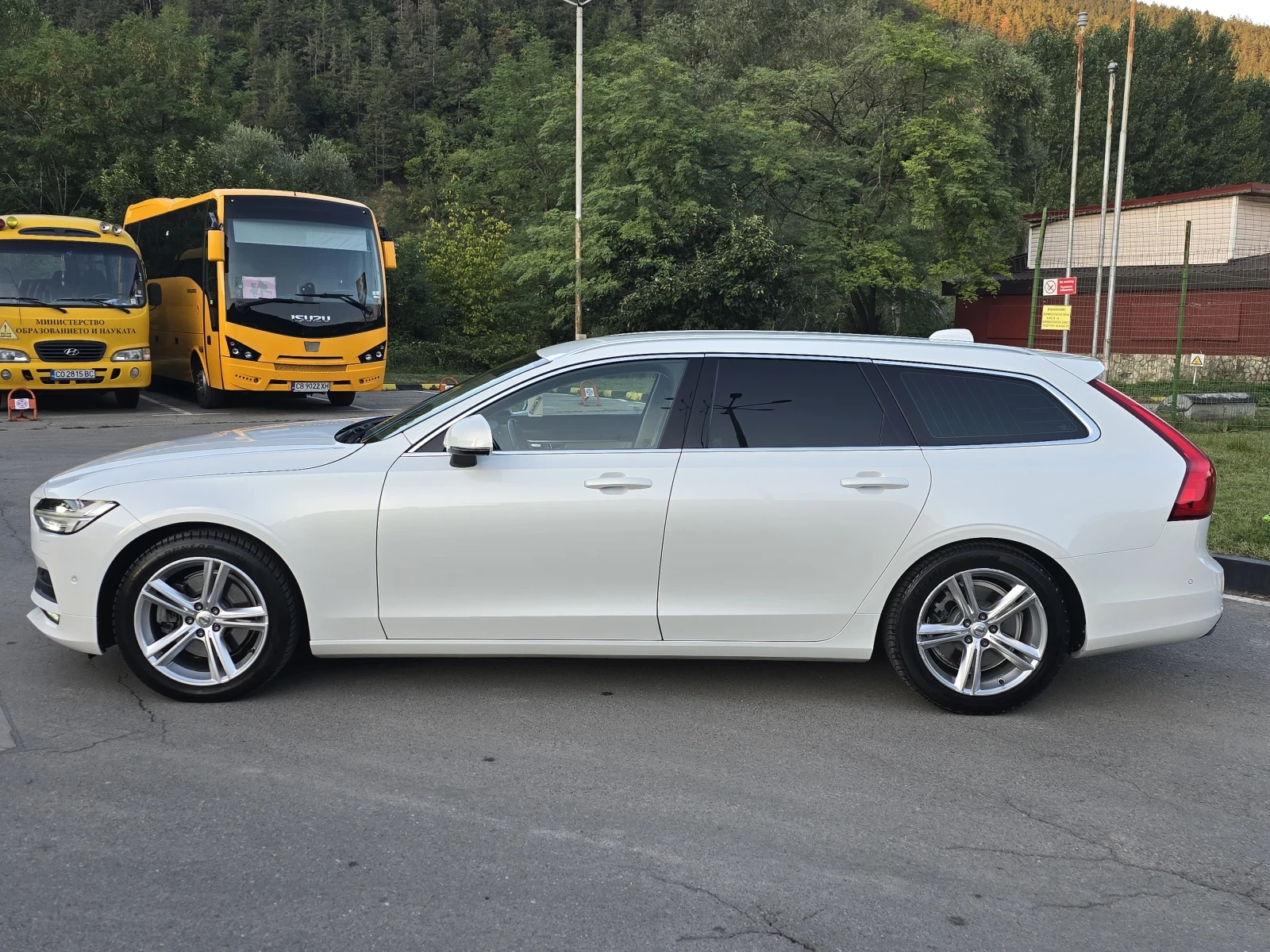 Volvo V90 Колата е в Топ състояние full екстри - изображение 5