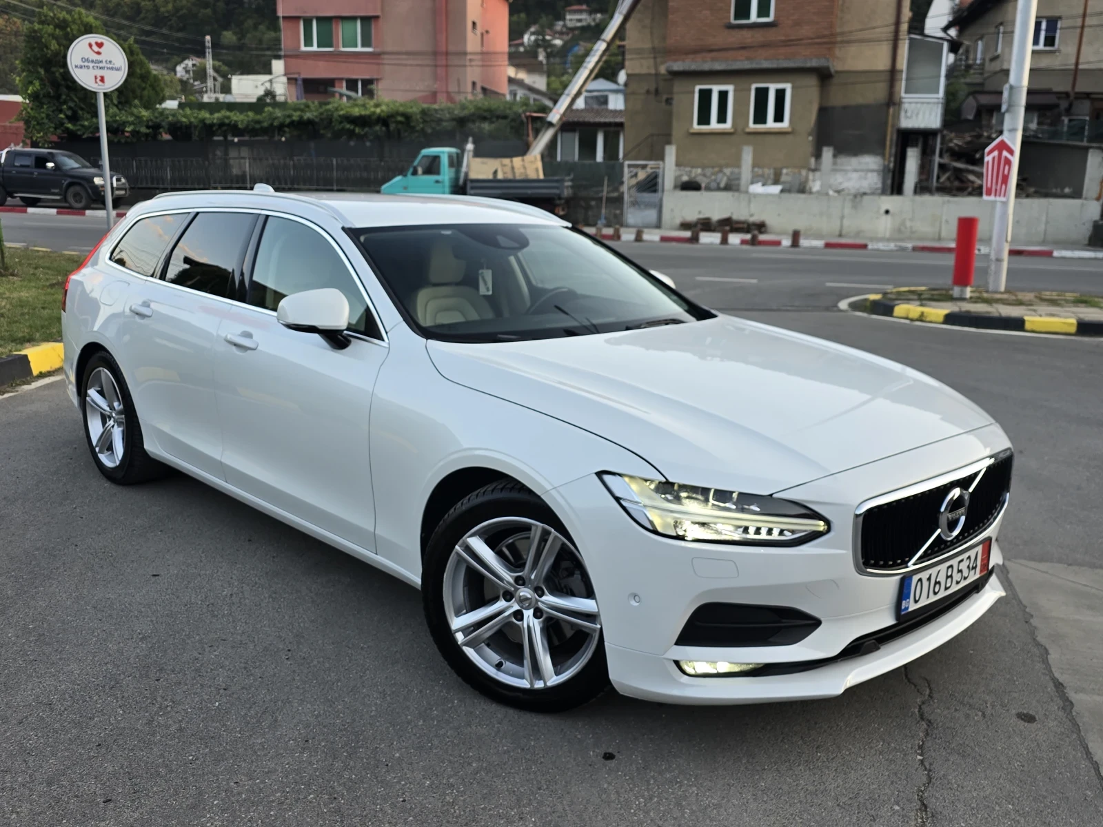 Volvo V90 Колата е в Топ състояние full екстри - изображение 2