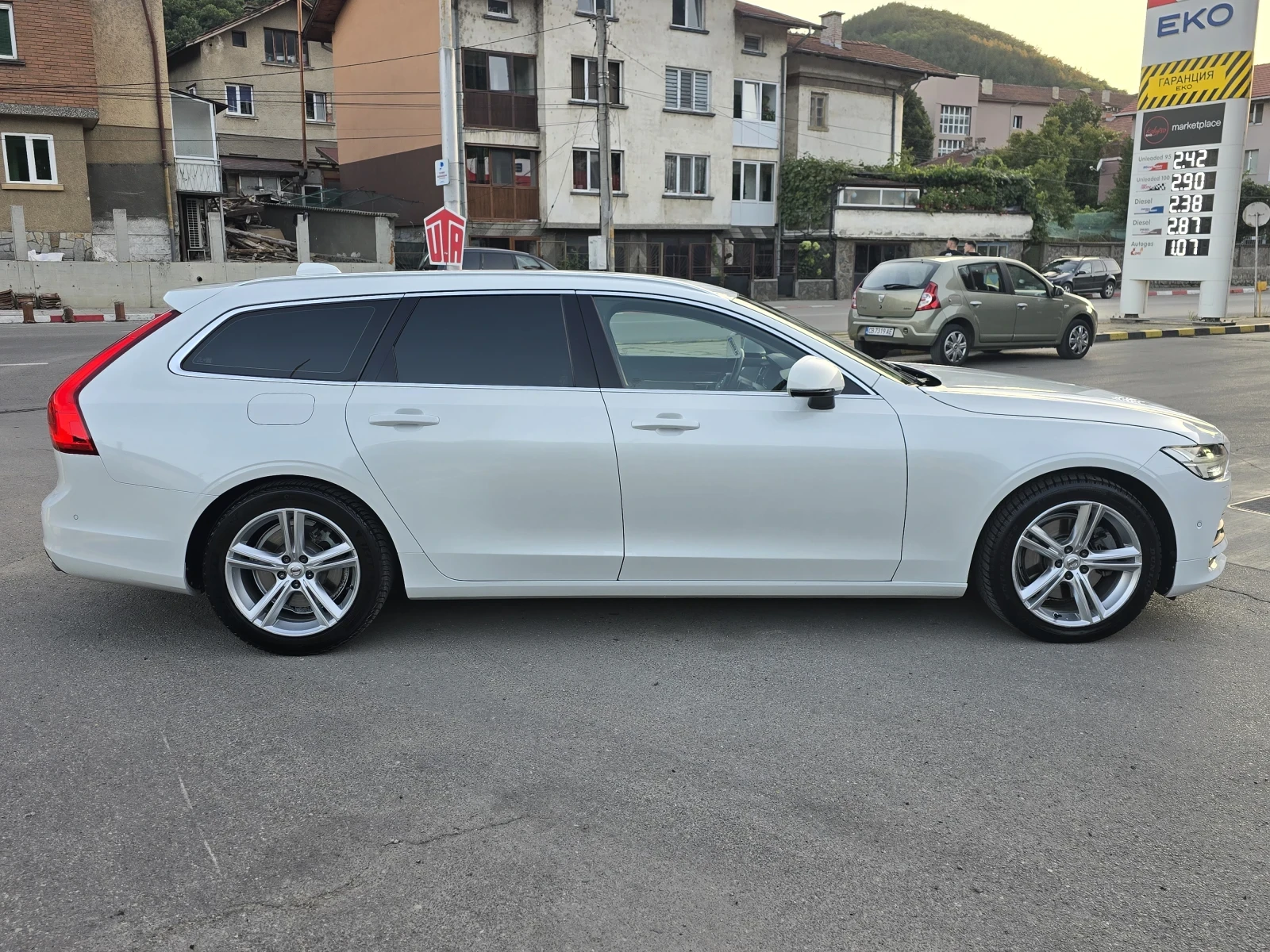 Volvo V90 Колата е в Топ състояние full екстри - изображение 3