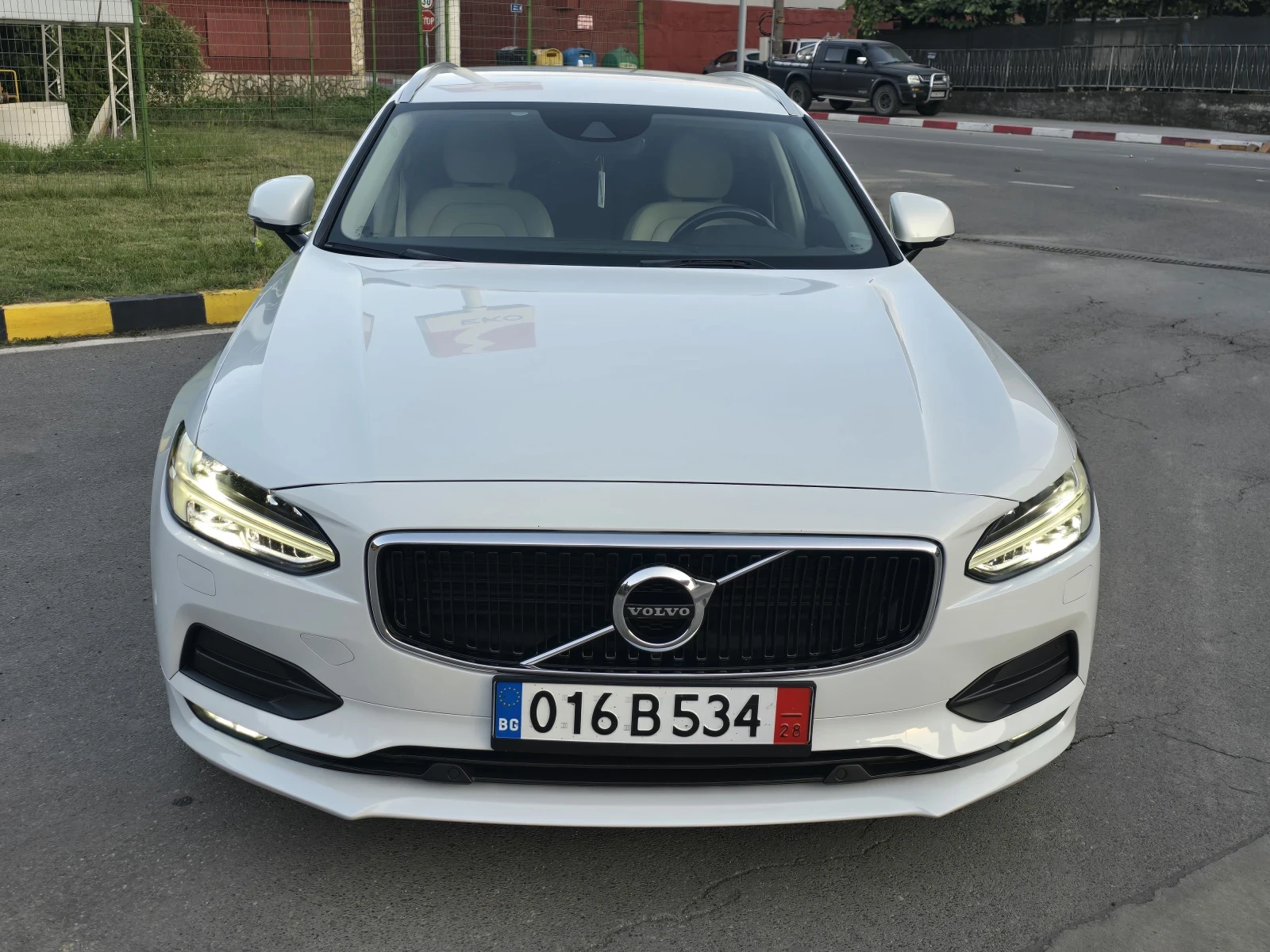 Volvo V90 Колата е в Топ състояние full екстри - изображение 4