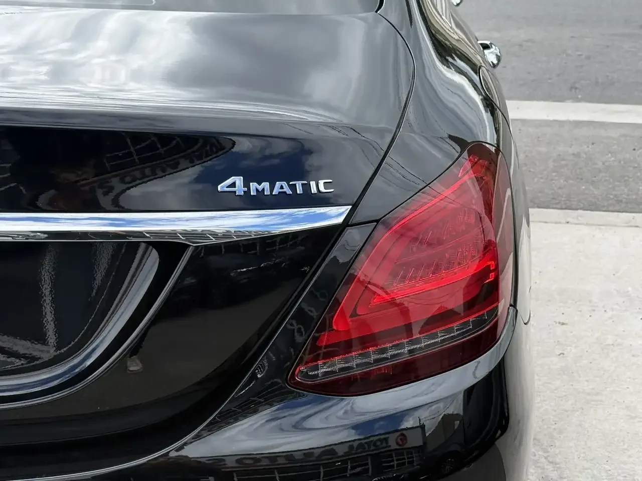 Mercedes-Benz C 300 4MATIC * AMG Line * PANO * FACELIFT * 360 КАМЕРИ - изображение 7