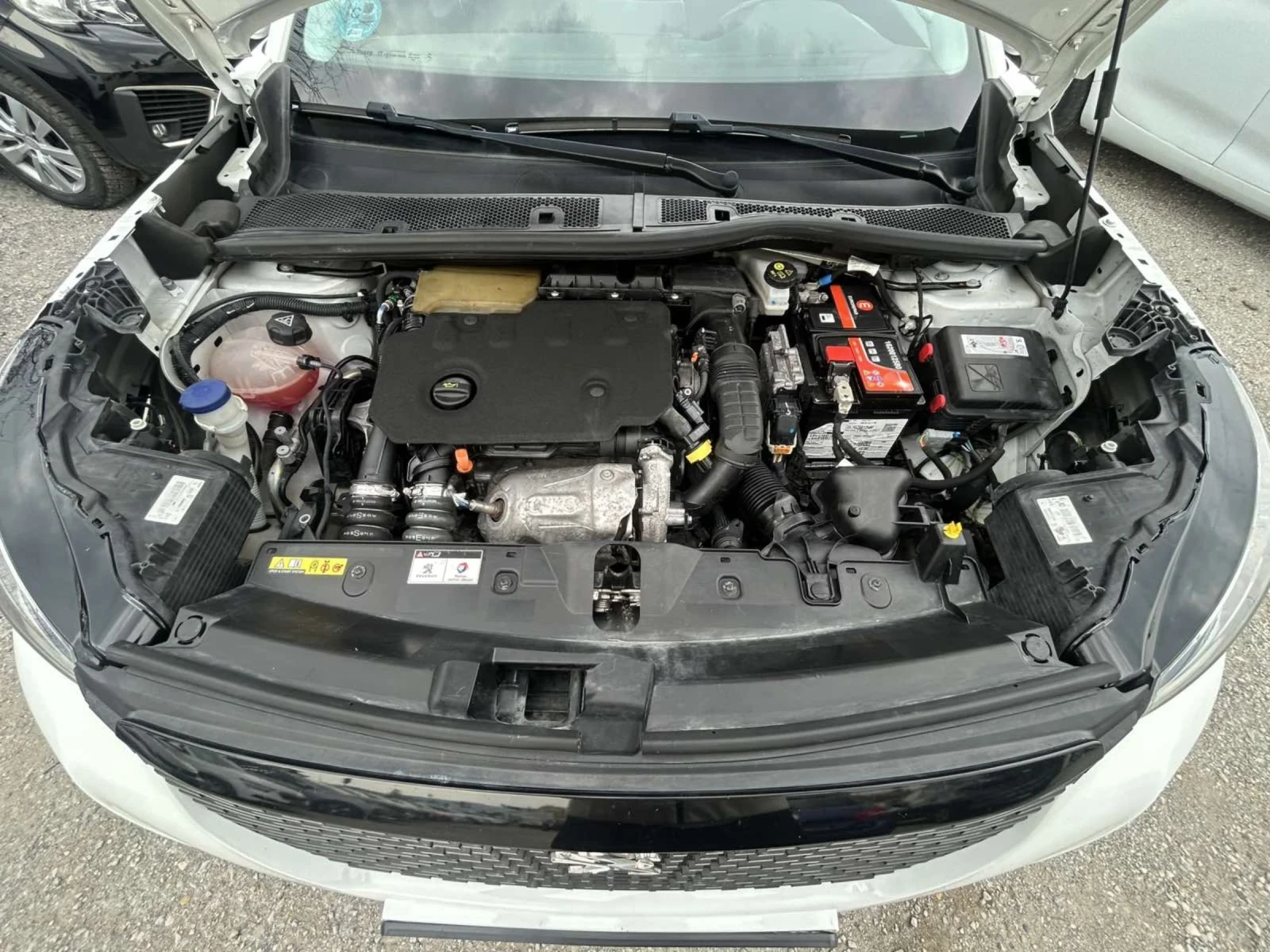 Peugeot 2008 1.5 HDI 110 * NAVI * ACC * , снимка 17 - Автомобили и джипове - 53728061