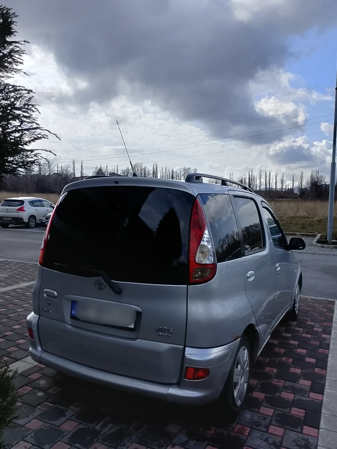 Toyota Yaris verso, снимка 5 - Автомобили и джипове - 53742592