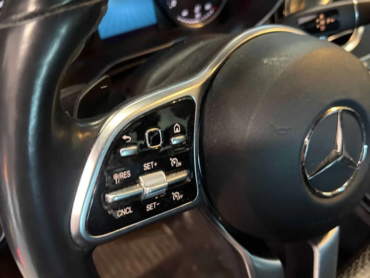 Mercedes-Benz C 300 * CARFAX * ПАНОРАМА * KEYLESS * ПОДГРЕВИ, снимка 13 - Автомобили и джипове - 53821495