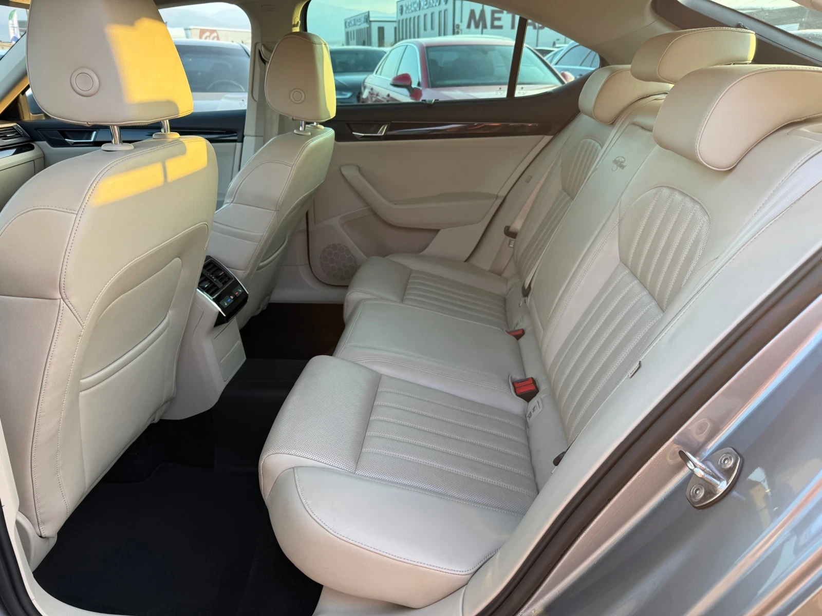 Skoda Superb 2.0D* 2020г* 4X4* LAURIN KLEMENT* 122.000KM* Серви, снимка 10 - Автомобили и джипове - 53978736