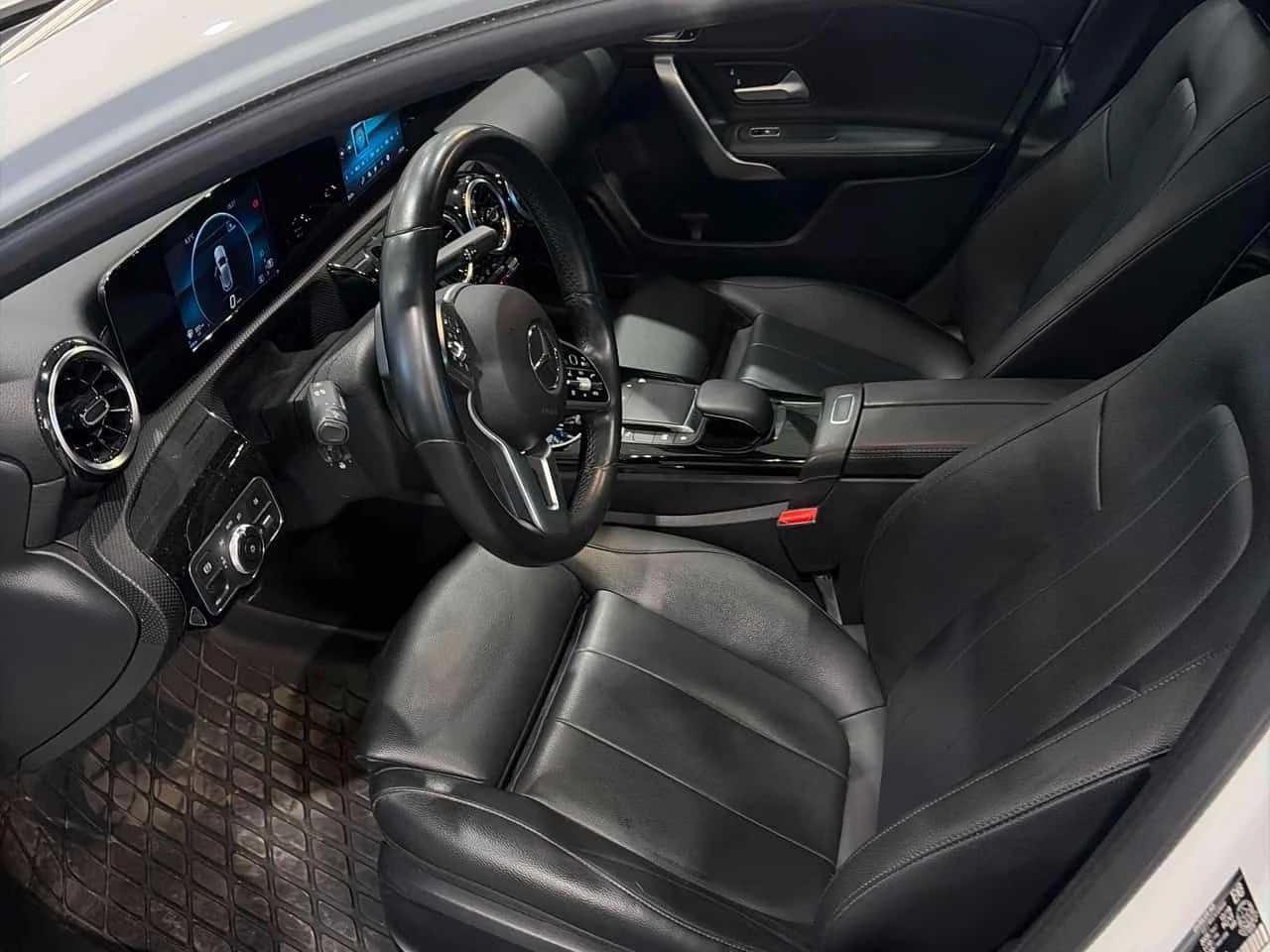 Mercedes-Benz A 250 CARFAX /Camera/Подгреви , снимка 14 - Автомобили и джипове - 54181818