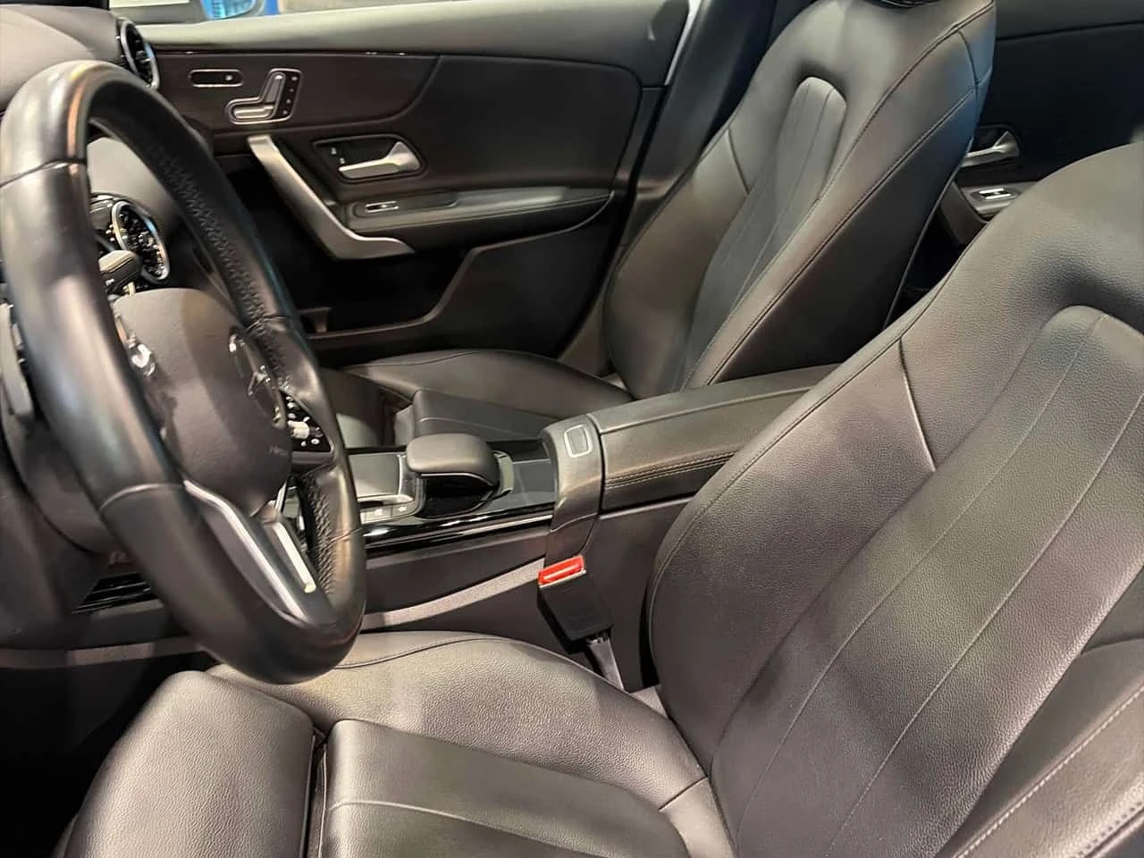 Mercedes-Benz A 250 CARFAX /Camera/Подгреви , снимка 13 - Автомобили и джипове - 54181818