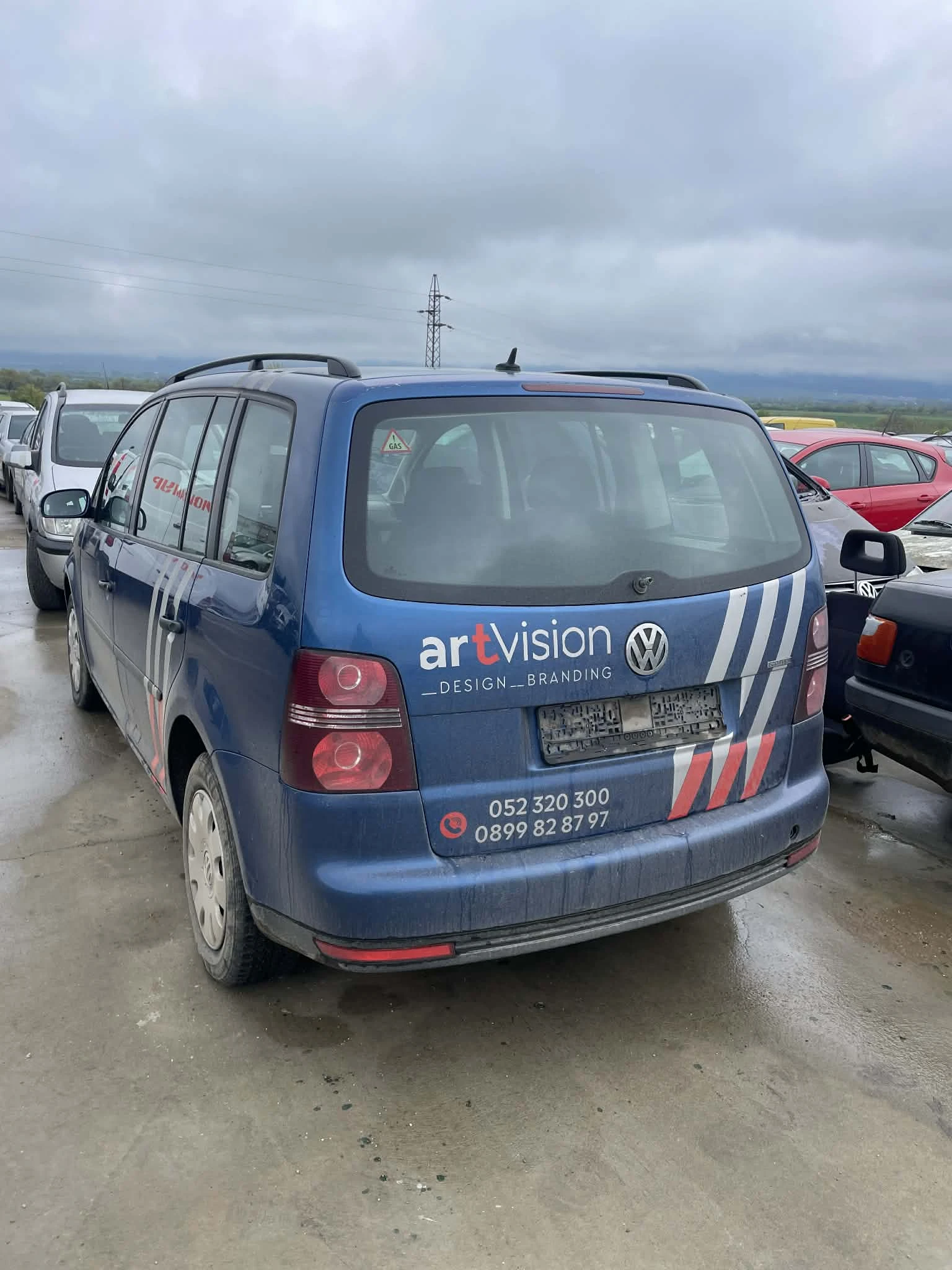 VW Touran Метан, снимка 3 - Автомобили и джипове - 54366130