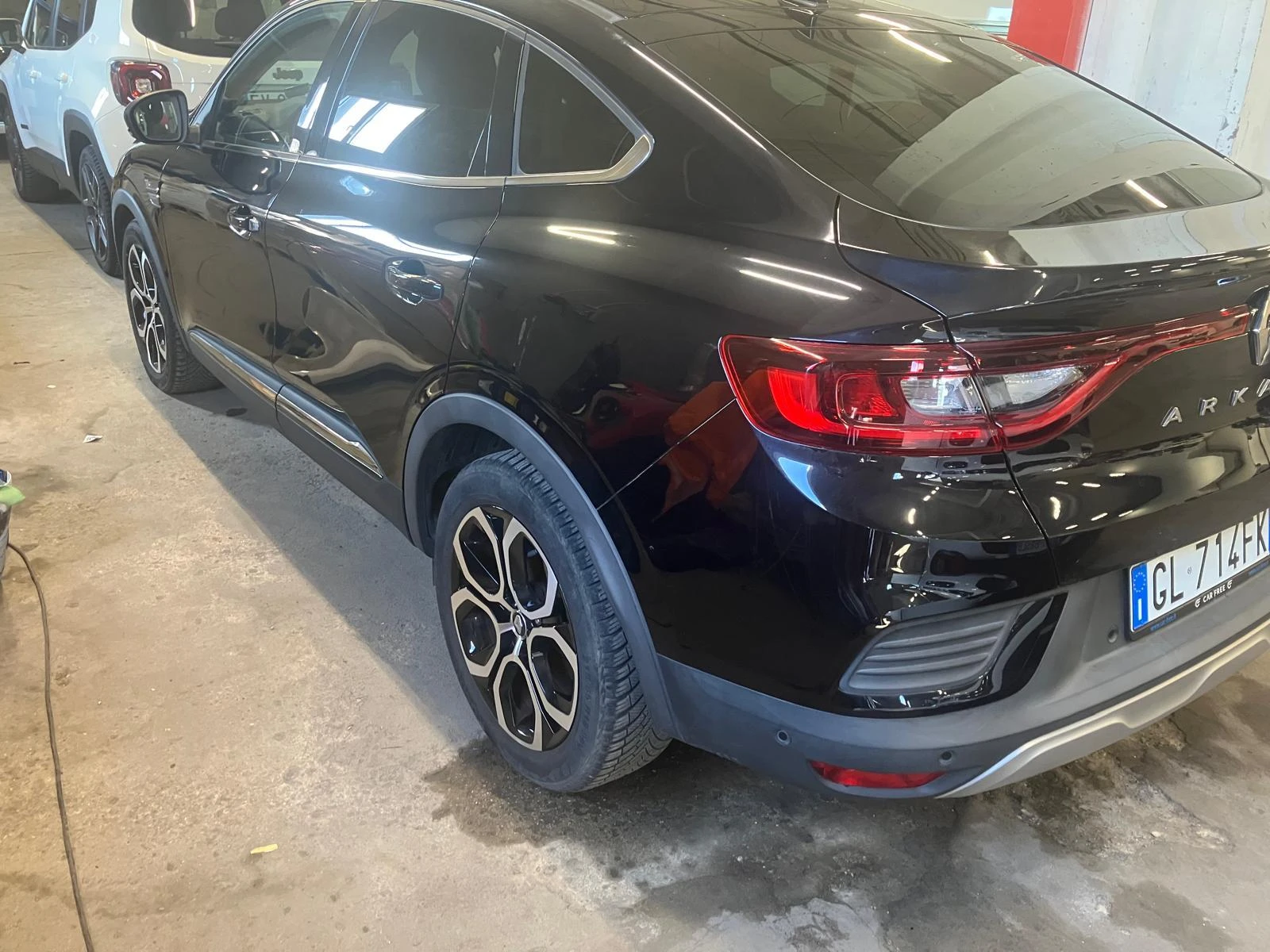 Renault Arkana 29500км  100% 1.6 E FULL HYBRID  INTENSE, снимка 4 - Автомобили и джипове - 54511921