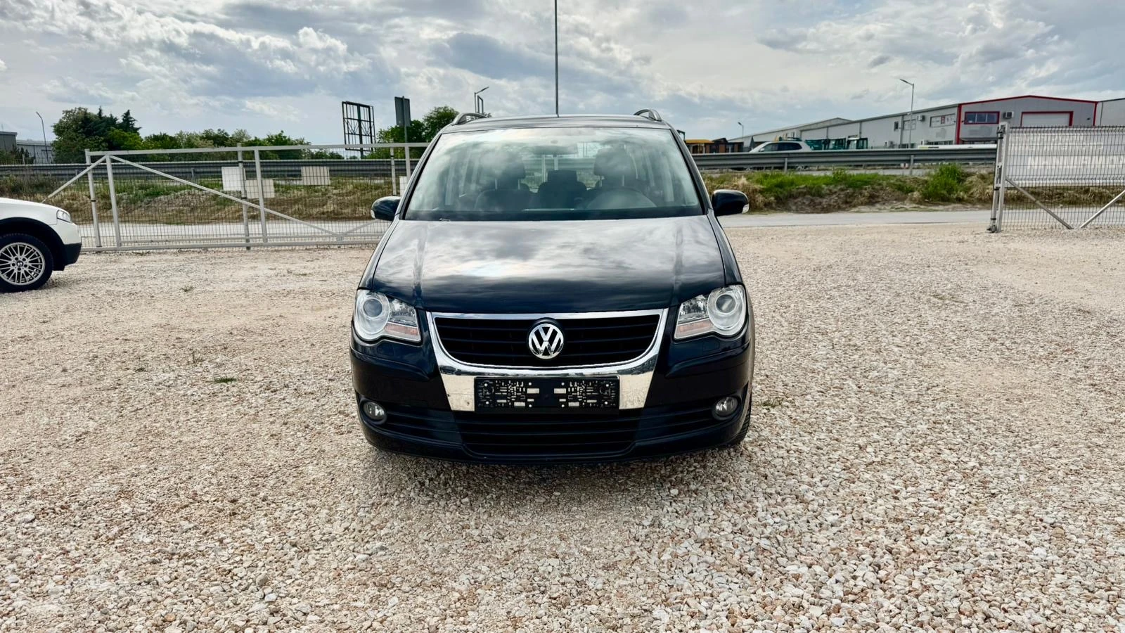 VW Touran 2.0TDI, 140к.6-скорости, Нов внос, , , снимка 7 - Автомобили и джипове - 54598733