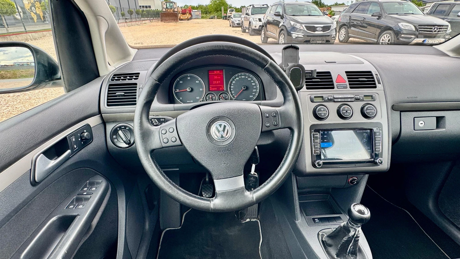 VW Touran 2.0TDI, 140к.6-скорости, Нов внос, , , снимка 16 - Автомобили и джипове - 54598733