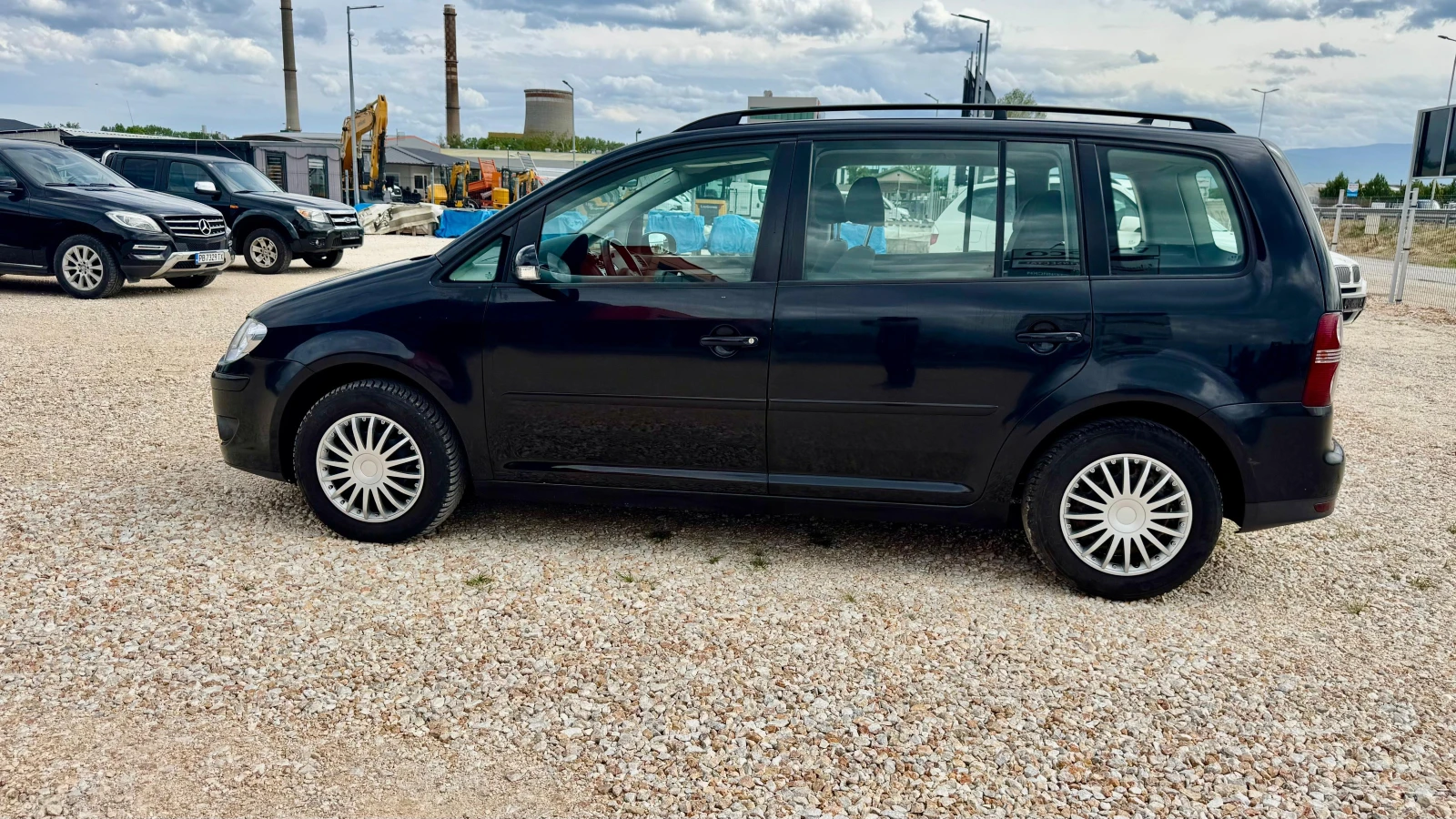 VW Touran 2.0TDI, 140к.6-скорости, Нов внос, , , снимка 5 - Автомобили и джипове - 54598733