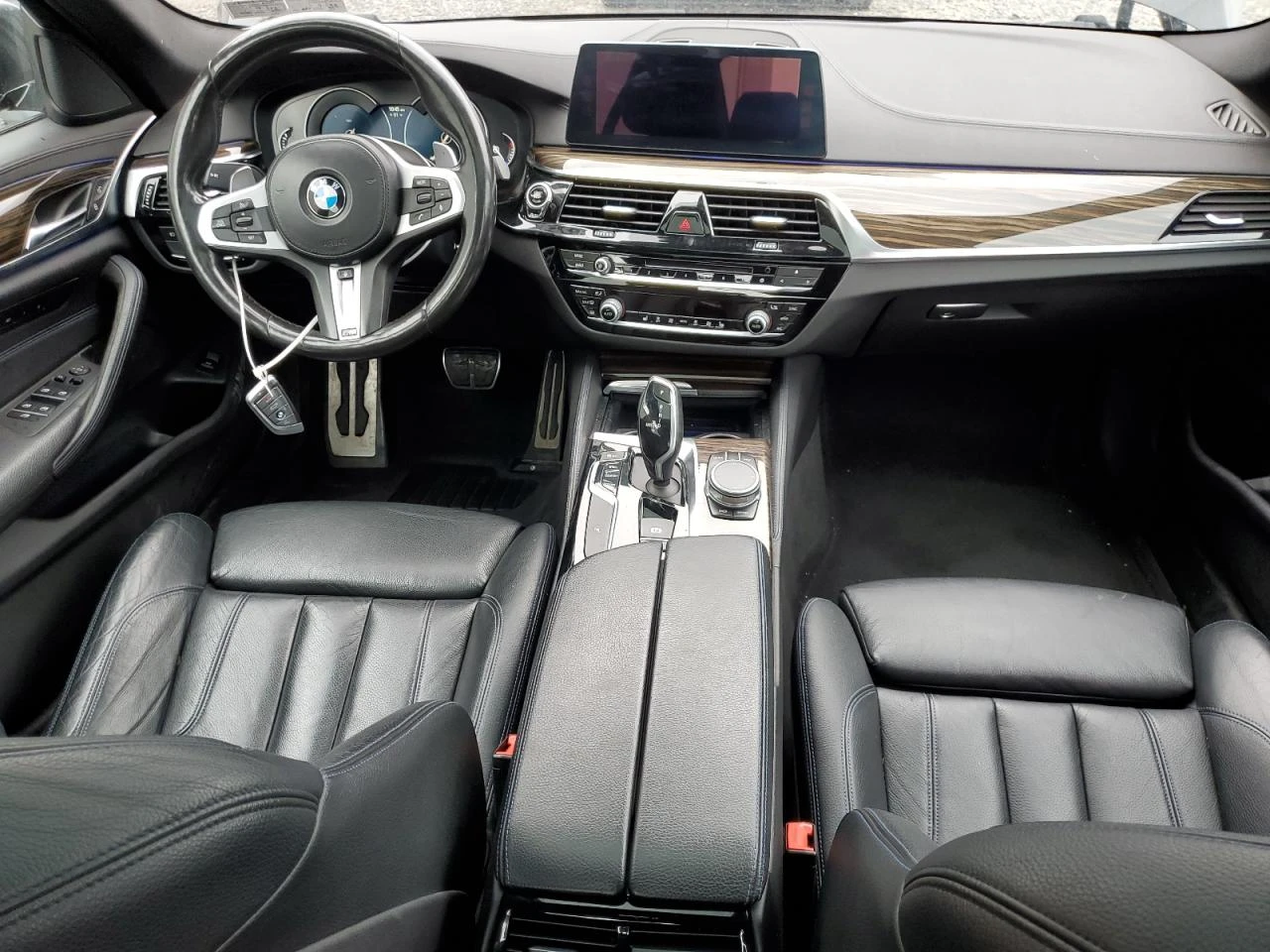 BMW 540 Xdrive40i* Premium* DIGITAL* Кожа* Пано* Нави* 360, снимка 8 - Автомобили и джипове - 54598968