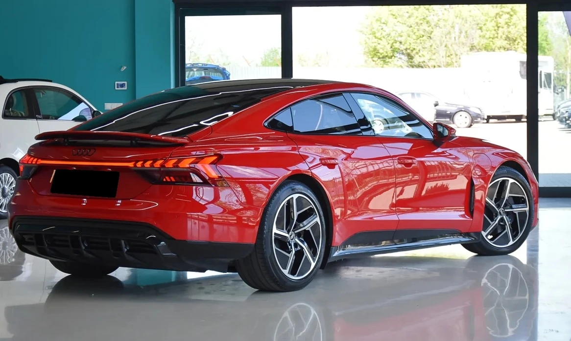 Audi E-Tron GT Quattro, снимка 3 - Автомобили и джипове - 54679902