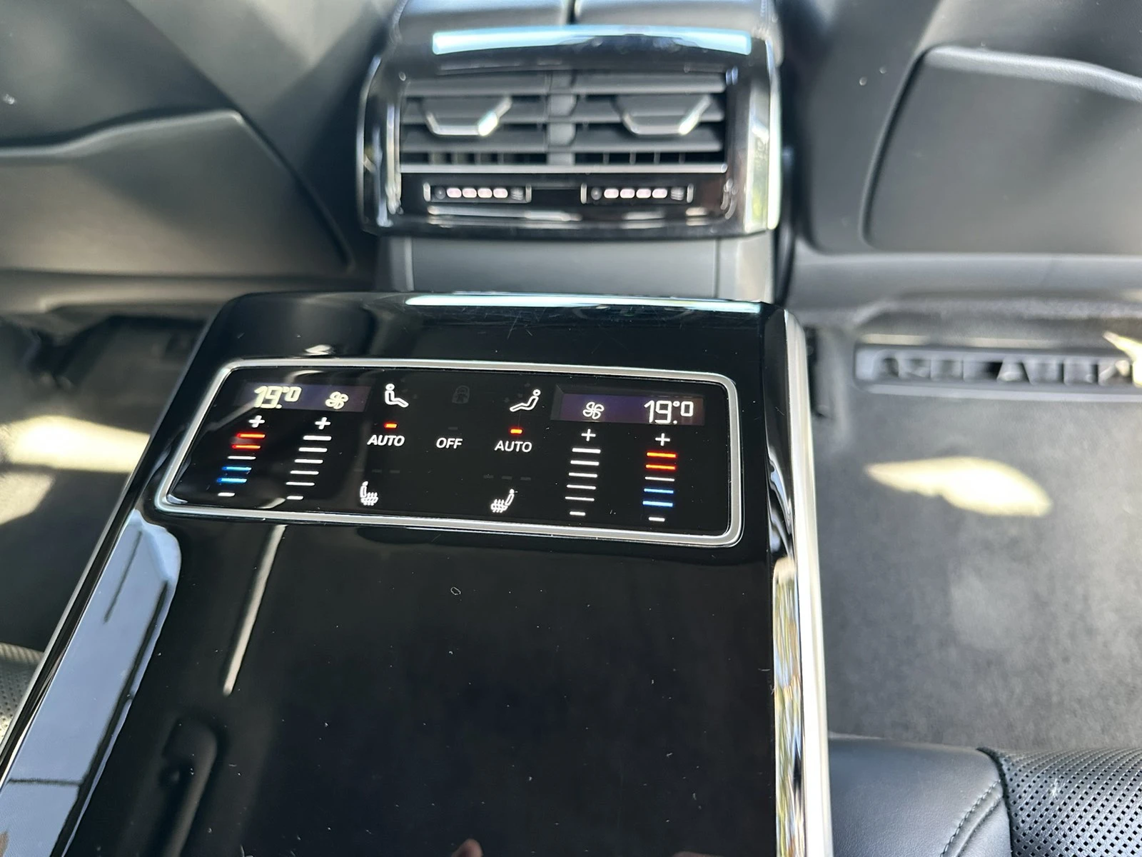 Audi A8 55 TFSI / PANO/ CAMERA /B&O/, снимка 16 - Автомобили и джипове - 54713338