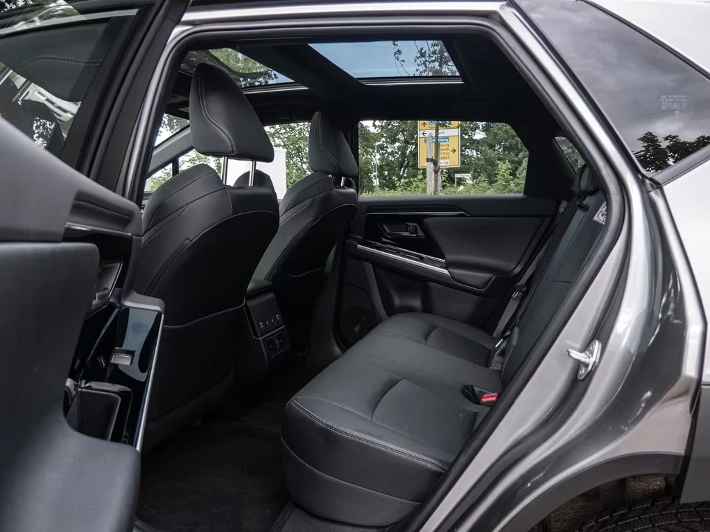 Toyota bZ4X AWD Leuge 360 JBL Winter Pack + Pano ACC | Mobile.bg � ����������� 8